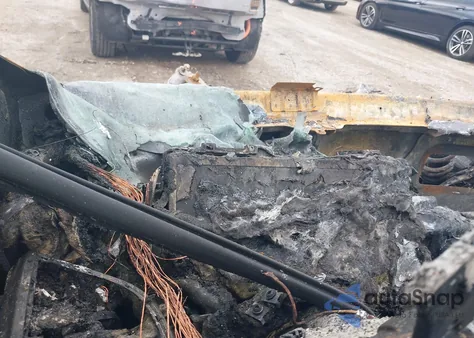 2016 Volvo Xc90 T6 Momentum z USA, uszkodzony, nr VIN YV4A22PK8G1045190